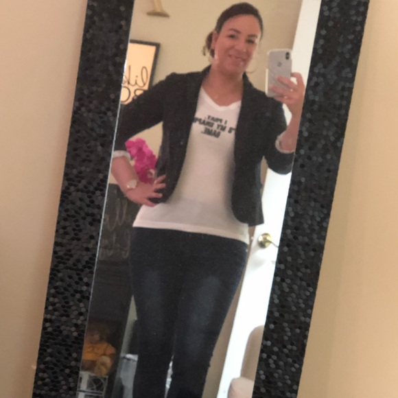 Limited t-shirt line called “I Pray” - Picture 2 of 4